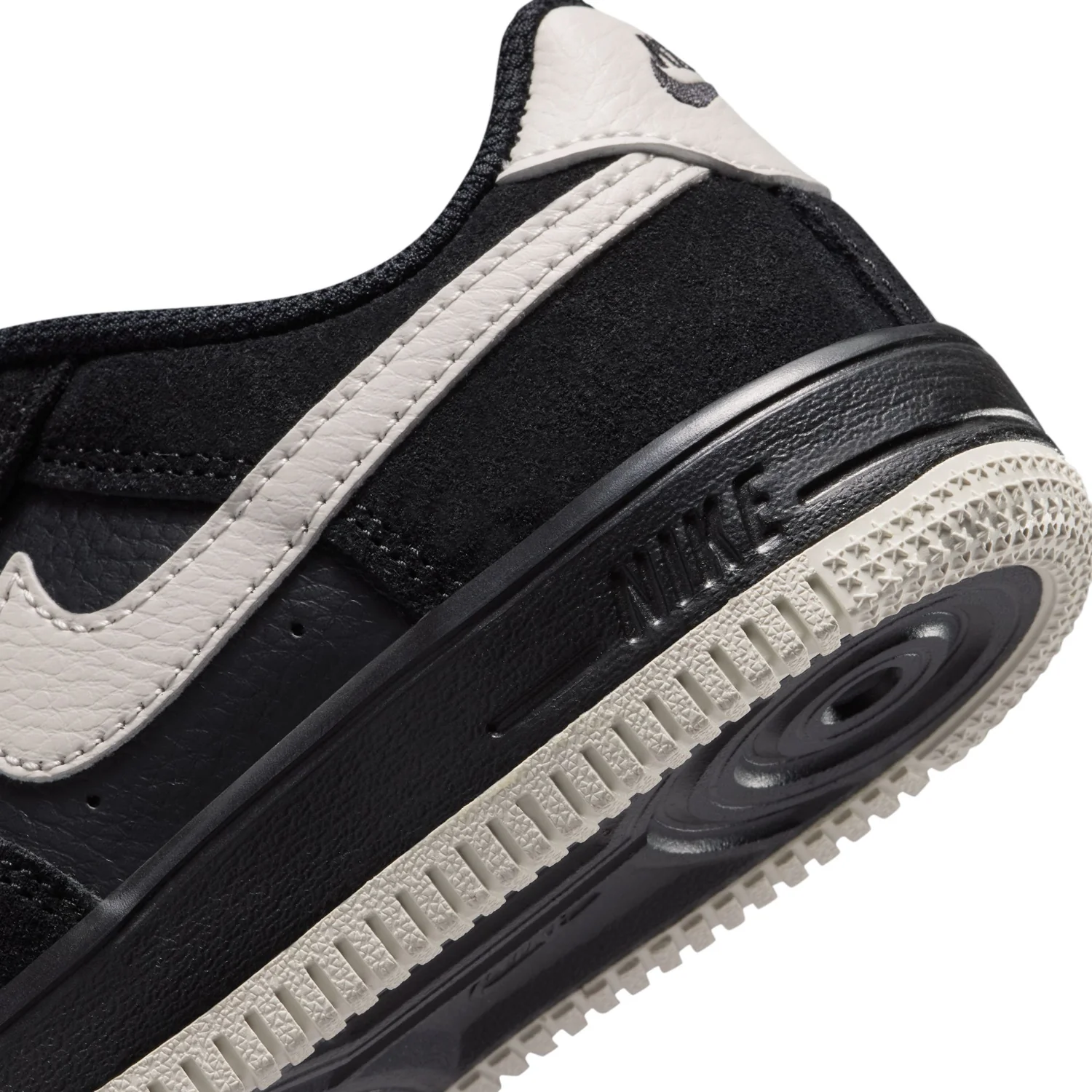 Air Force 1 LV8 2 Lace - Kids - Image 7