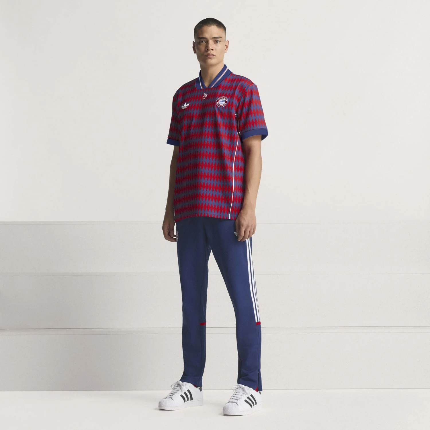 Bayern Munich 25/26 Lifestyle Jersey - Mens - Image 3